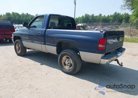 2001 Dodge Ram 1500 St z USA, uszkodzony, nr VIN 1B7HF16Y11S660574